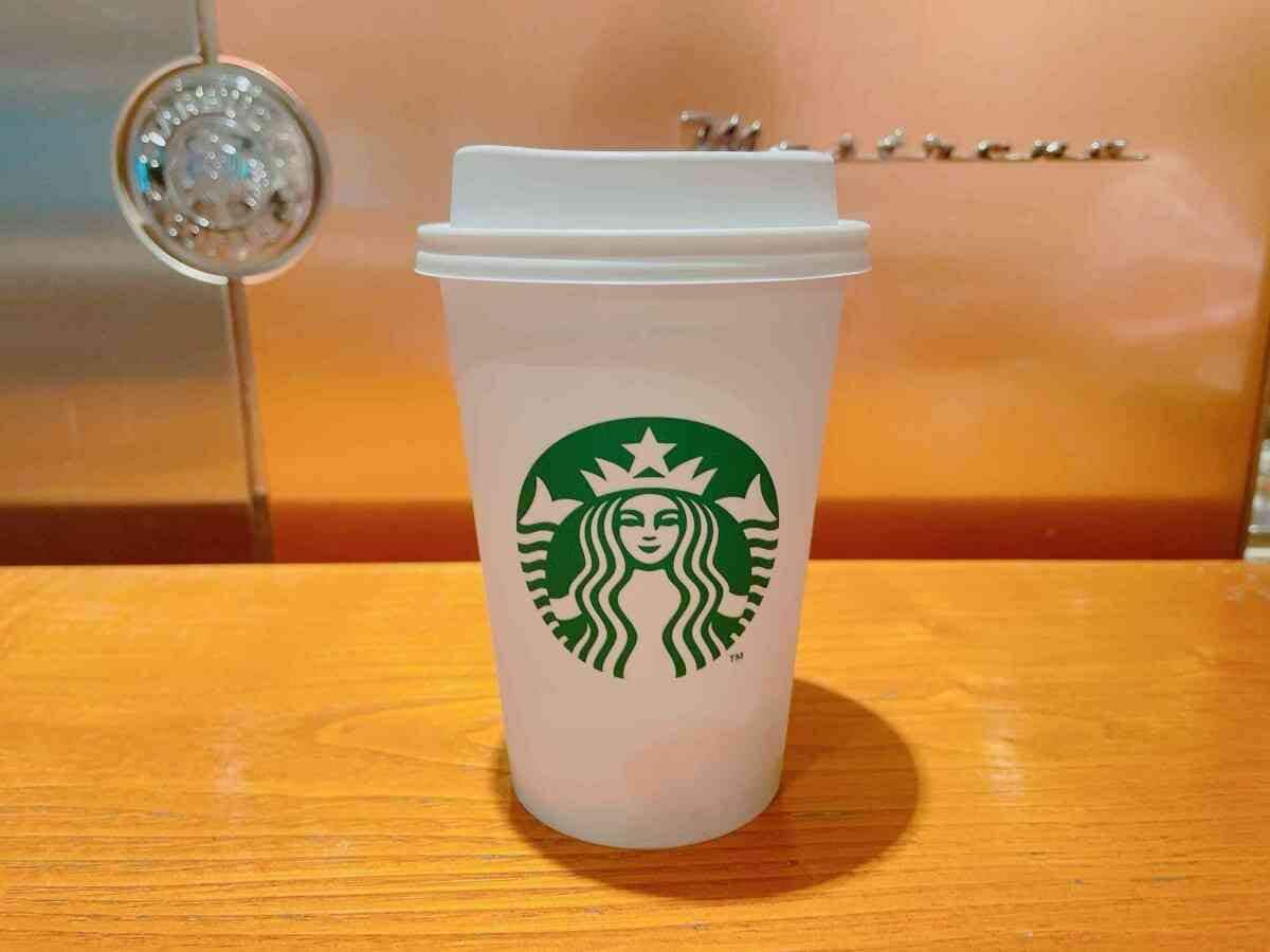 スタバ　プラスチックカップ