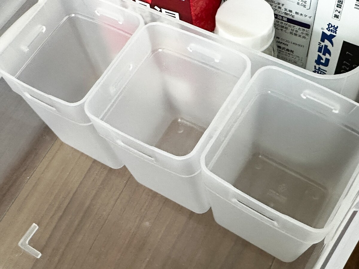 ツールBOXにくつしたカップは３つ入る