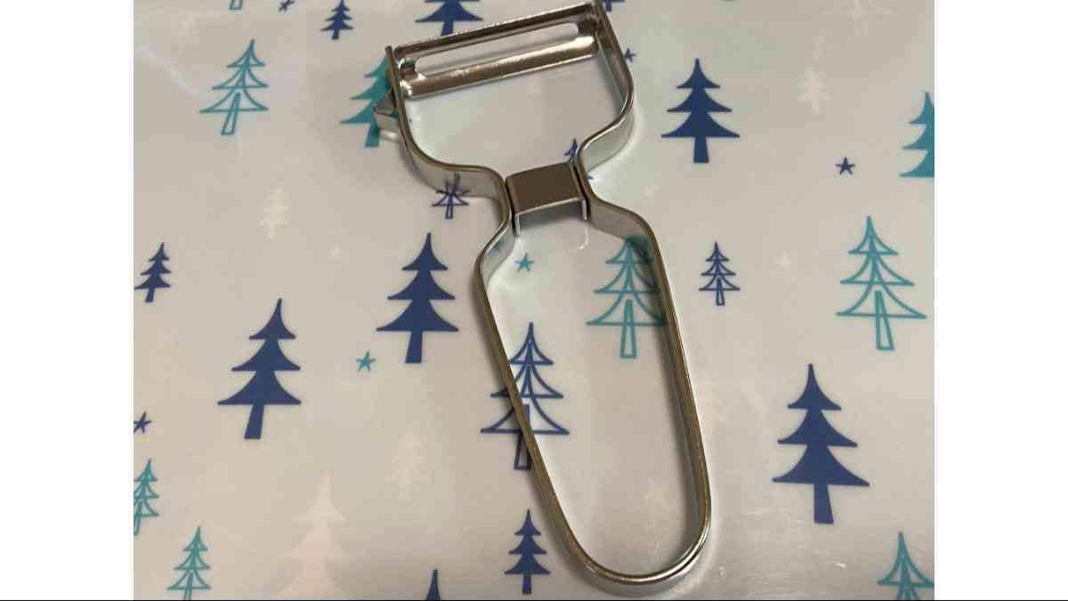 ダイソーの「オールステンレスピーラー（横型）」はコスパ優秀なアイテム