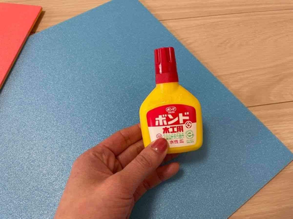 ダイソー　カラーボード