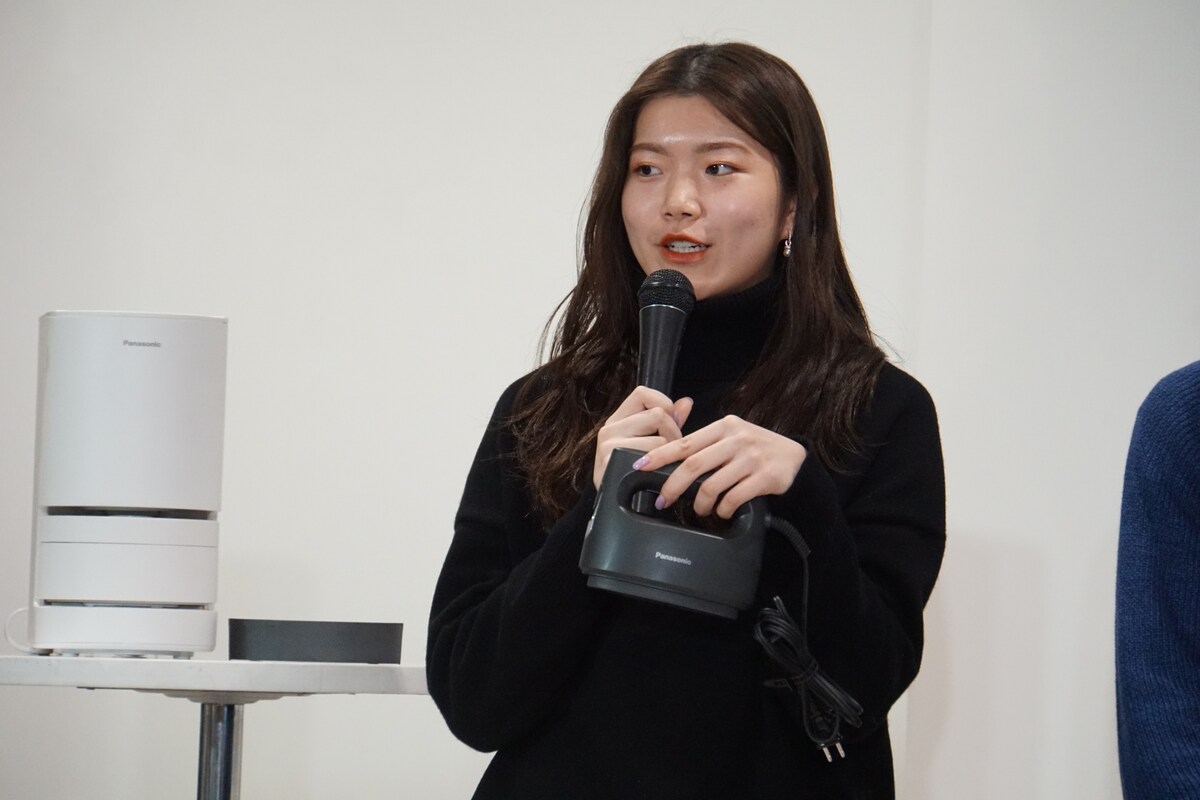 大木さんが紹介するのは衣類スチーマー「NI-FS70A」です。