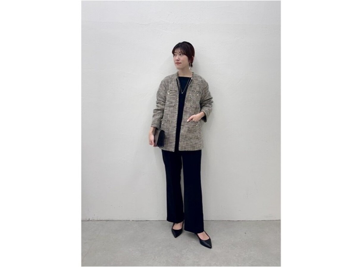 きれいめにも着やすいツイードジャケットですっきり　出典：WEAR