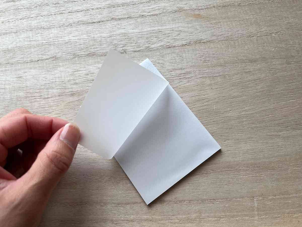 ダイソーの「トレーシングペーパー ふせん」は仮貼りをしながら使える