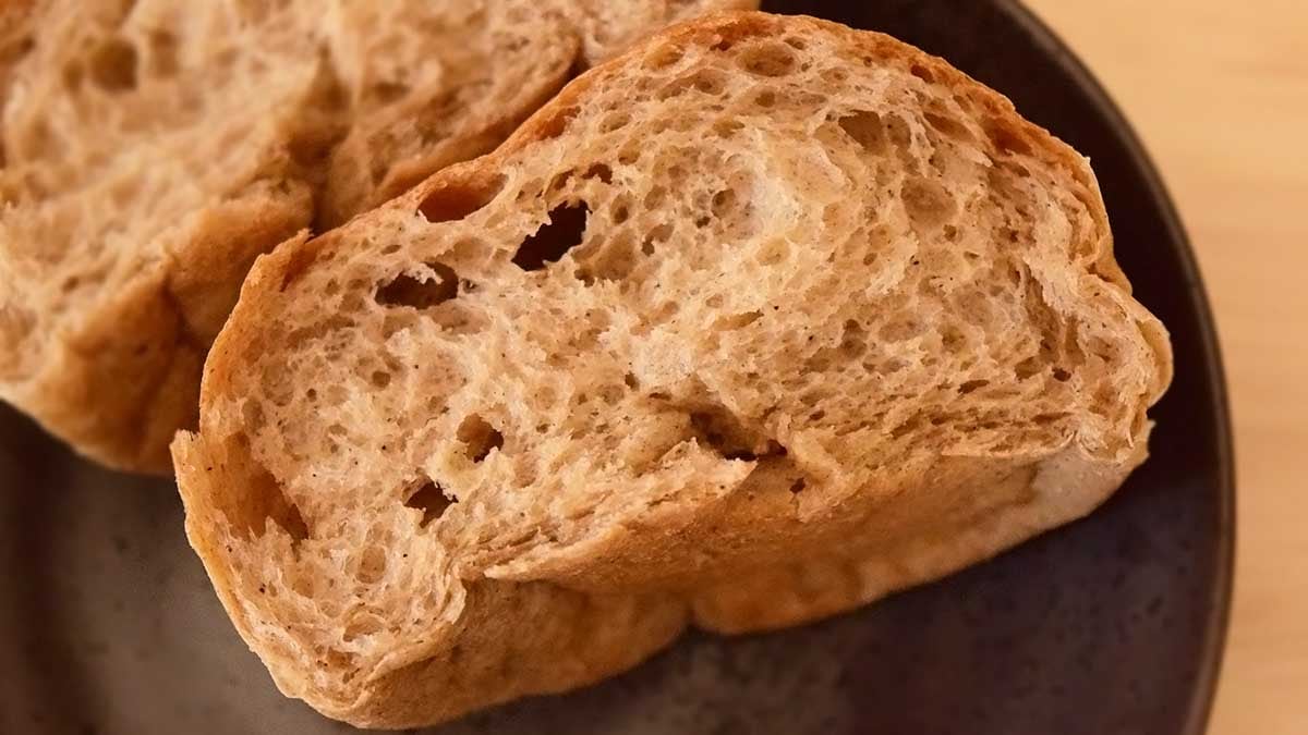 一般的な小麦パンよりもふんわり度が高め