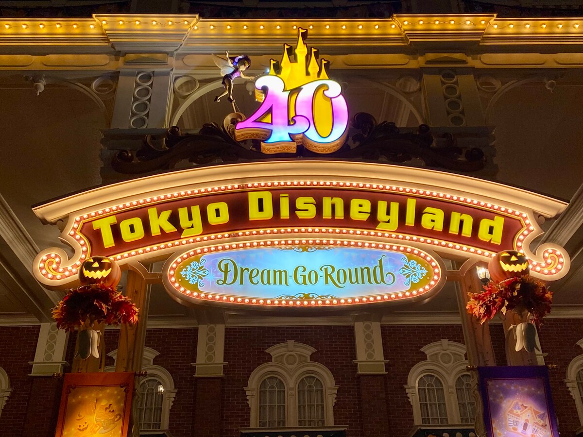 春のディズニーリゾートで着るべき正解コーデとは？