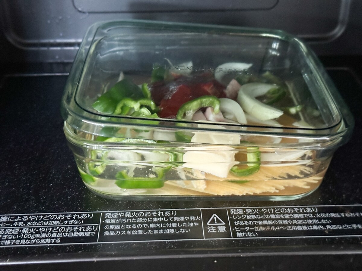 1人前ならレンジで簡単にナポリタンができる