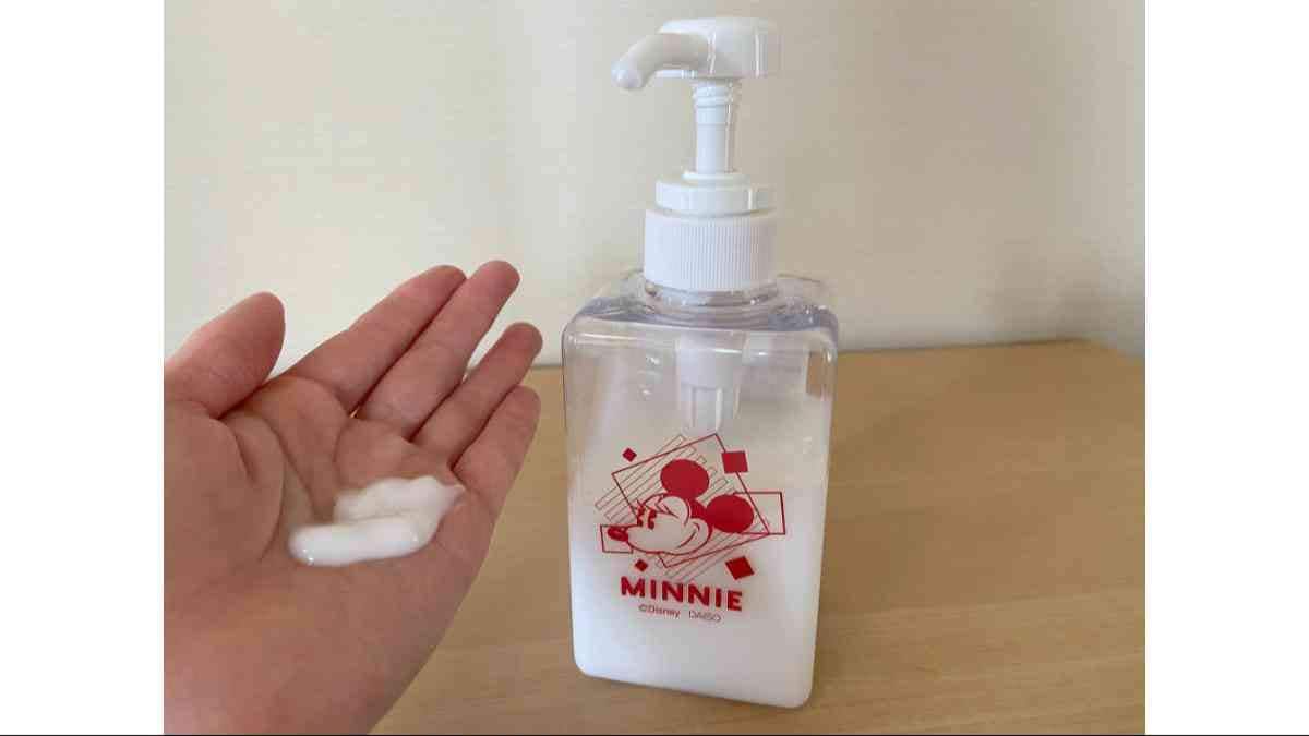 ダイソーの「ポンプボトル400mL（スプリンクル）DC2」はディズニーデザインがかわいい
