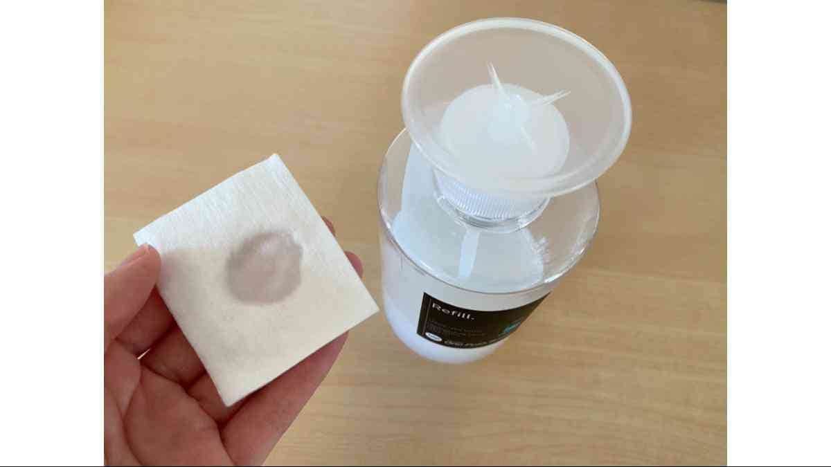 ダイソーの「1dp ワンプッシュボトル 400ml 丸 クリア」は洗剤も化粧水も片手で押すだけ