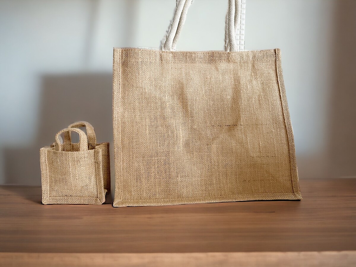 無印良品　普通サイズのジュートバッグとミニジュートバッグ