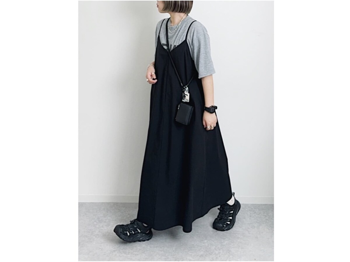 インナー次第で変化がつけやすいキャミソールワンピースはコスパも◎　出典：WEAR