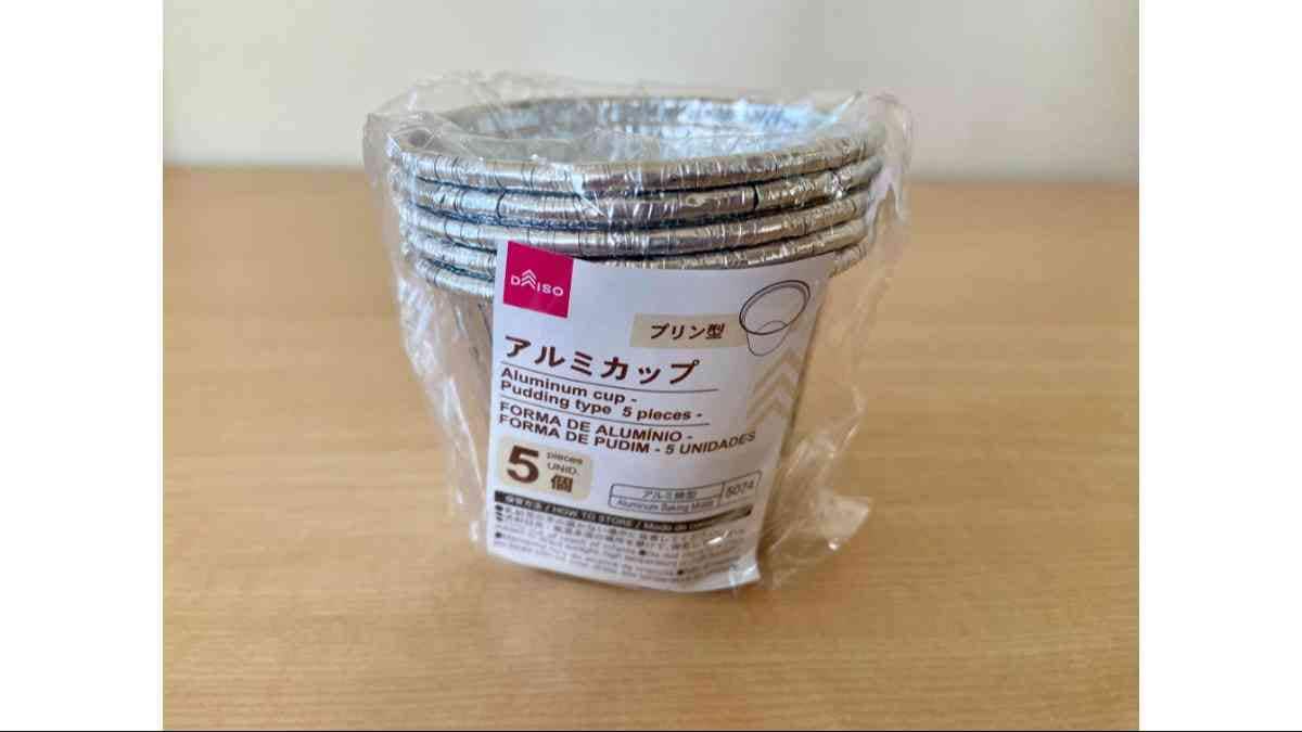 ダイソーの「アルミカップ（プリン型、5個）」は使い捨てタイプ