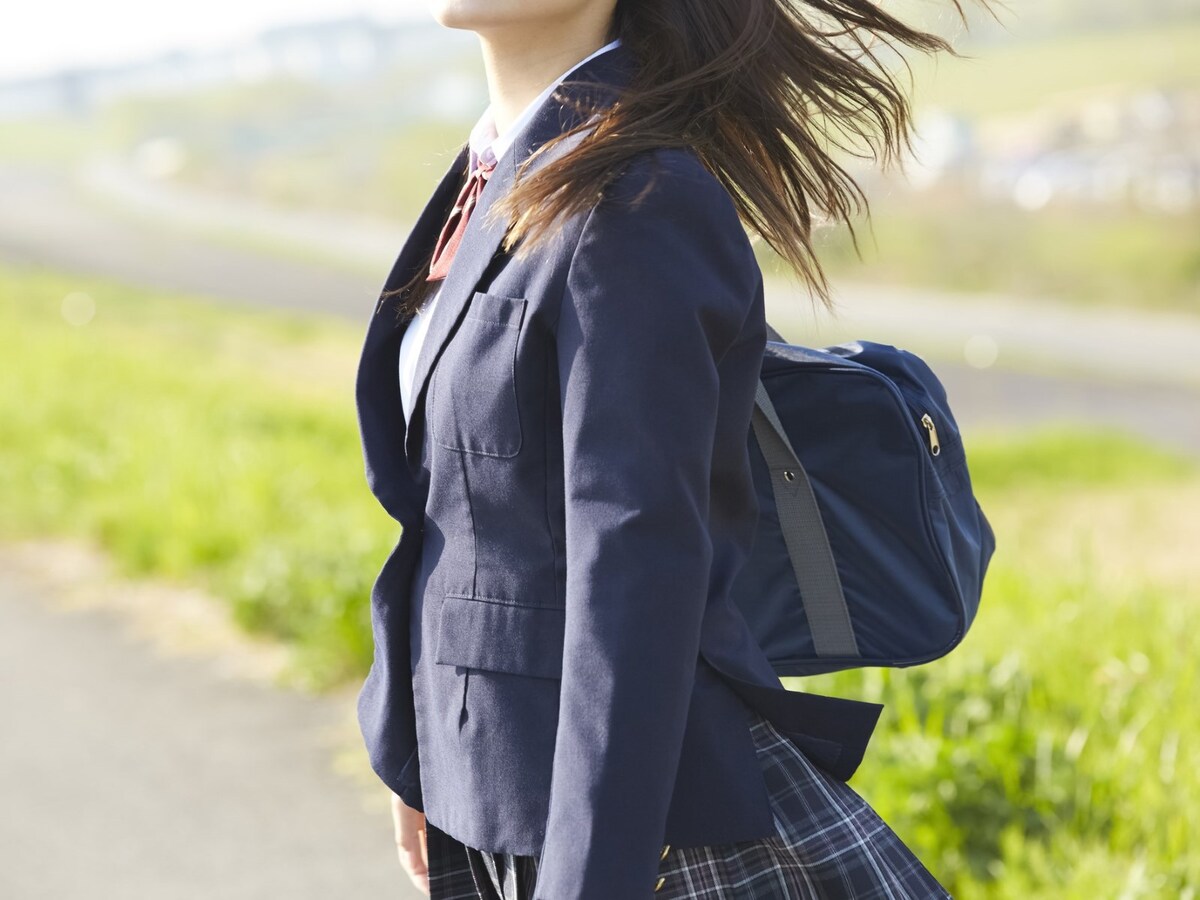 人は自分の「家庭」しか知らずに育ち、大人になって当時の違和感に気づく。