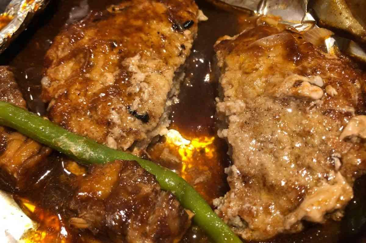ビーフシチューがとても濃厚ですので、全体的にコク深い味わい。
