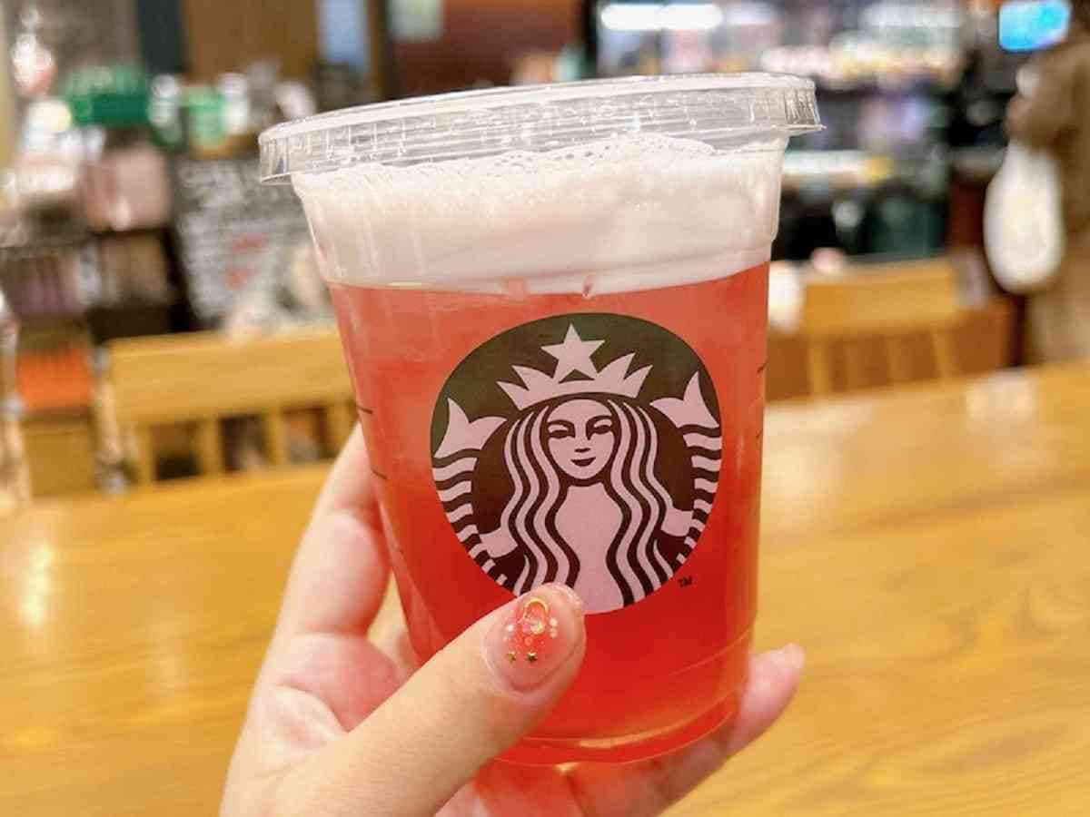 スタバ　ピンクドリンク
