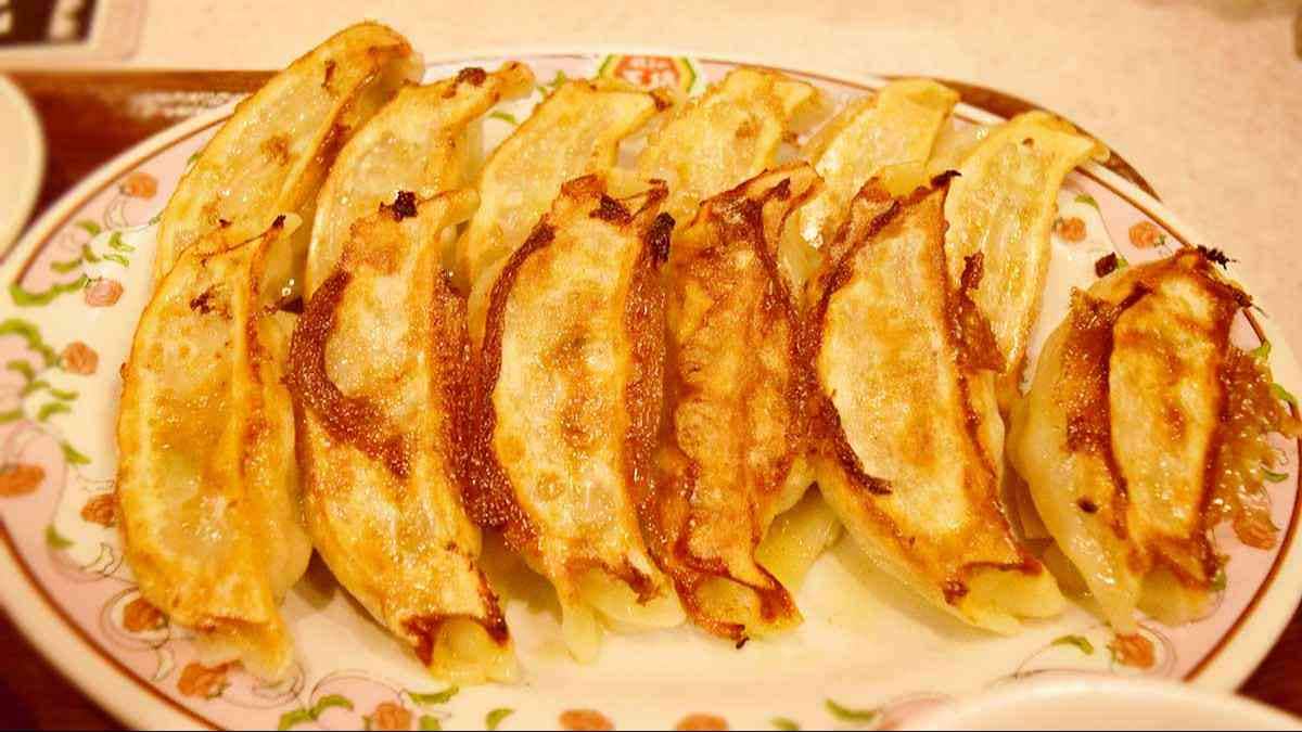 餃子12個は圧巻