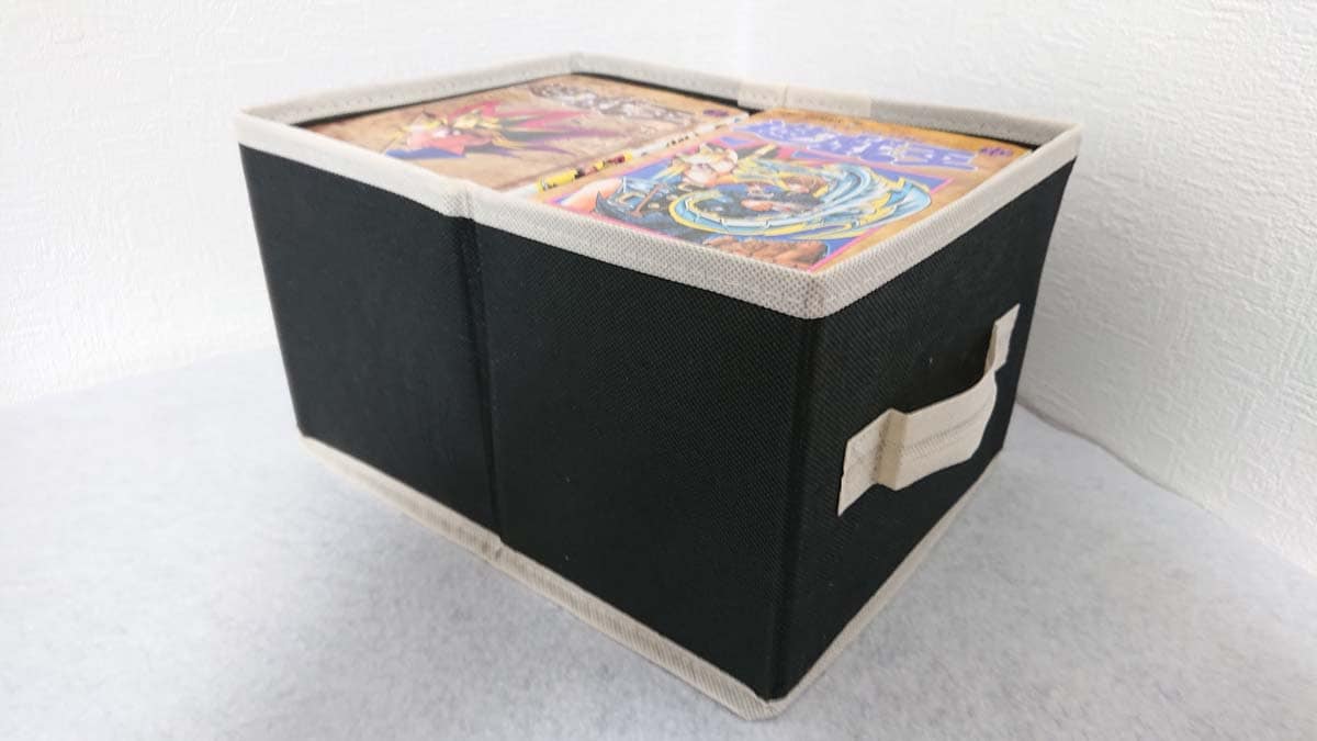 セリアの収納グッズ「カラーボックス用マルチケース ミディアム」は漫画本が18冊入った