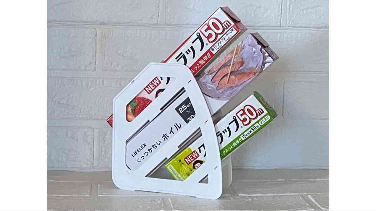 「取り出し楽々！ラップスタンド 3段」は100均ダイソーでも発売中