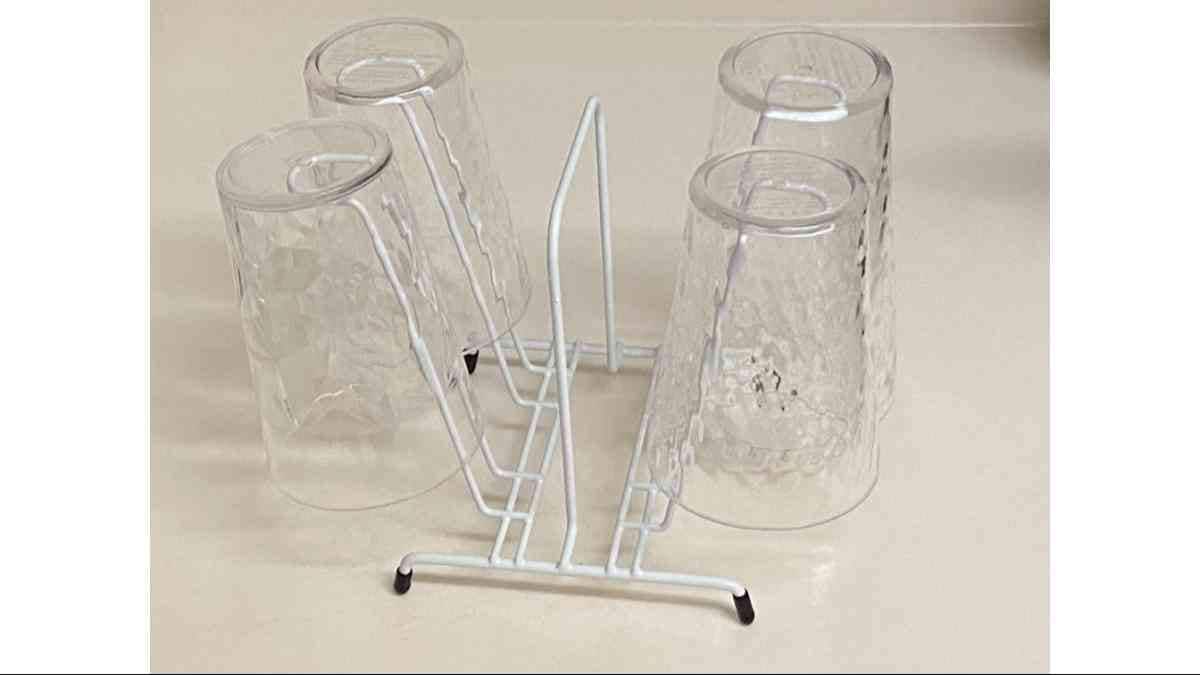 セリアにはコップ収納に活躍する商品が豊富！
