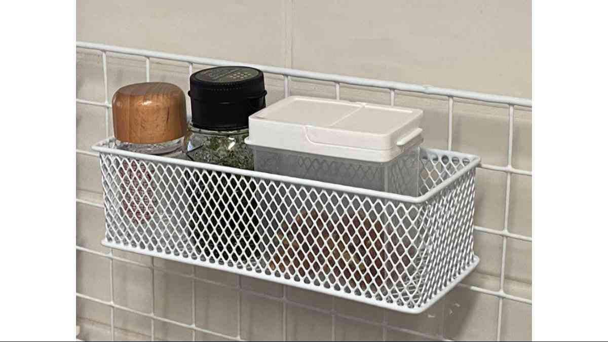 「メッシュラック スクエア」は浮かせる収納を作れる