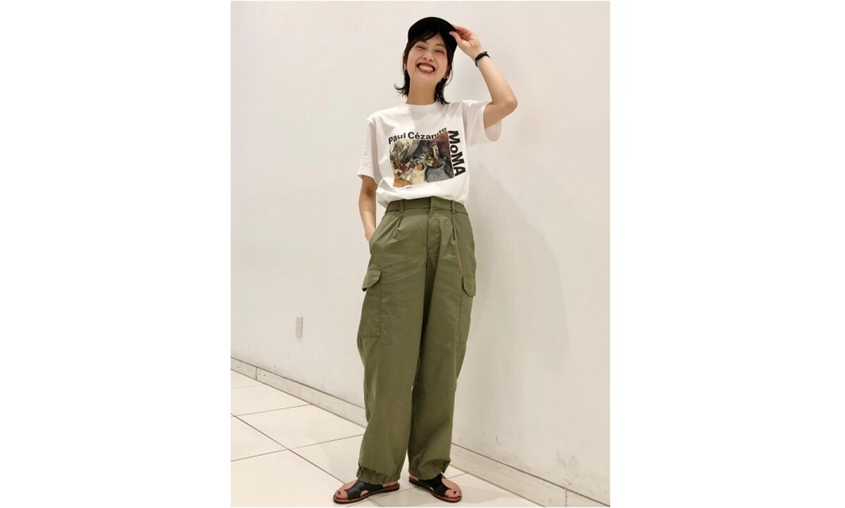 大きなポケットがついていて収納力も抜群! 出典:StyleHint
