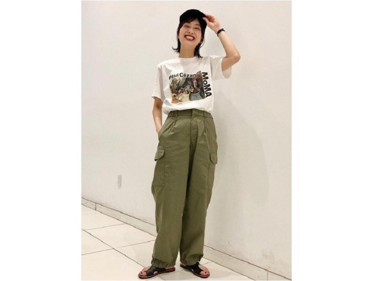 大きなポケットがついていて収納力も抜群! 出典:StyleHint