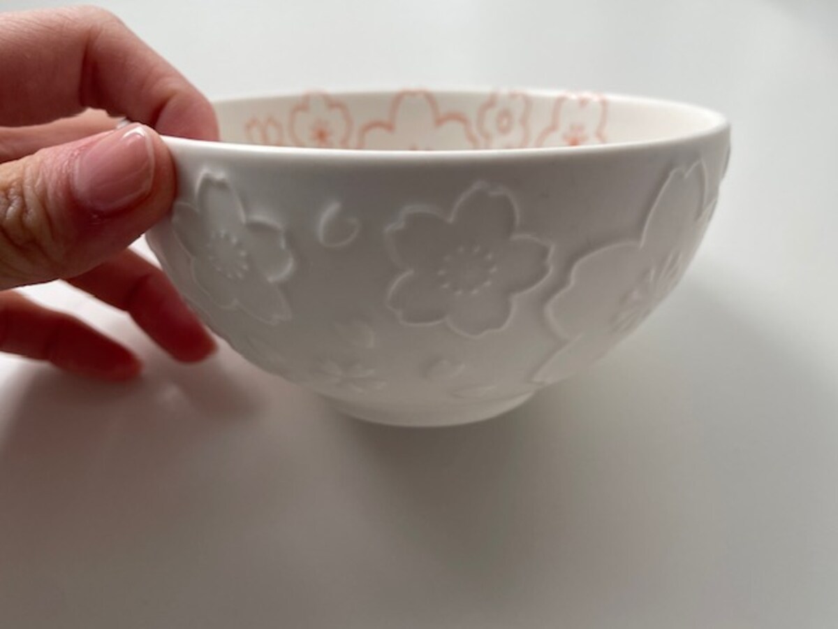 セリアの「茶碗 撥水和花」の特徴は？