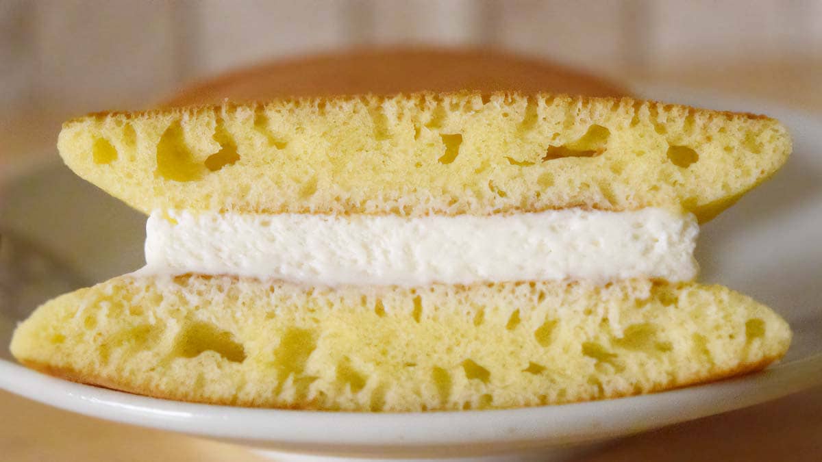 中心のクリームはほどよく酸味がきいており、チーズの濃厚さが表現されています。