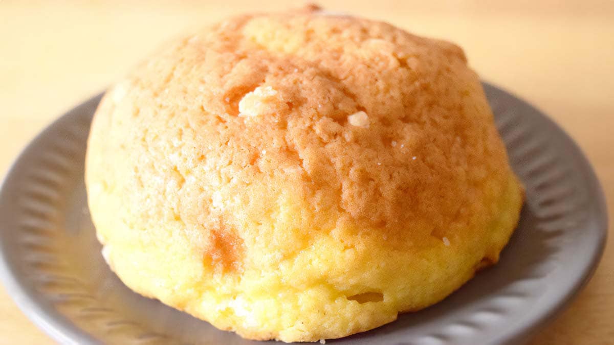 焦がしバターの風味豊かな香りが漂ってきて、食欲がそそられます。