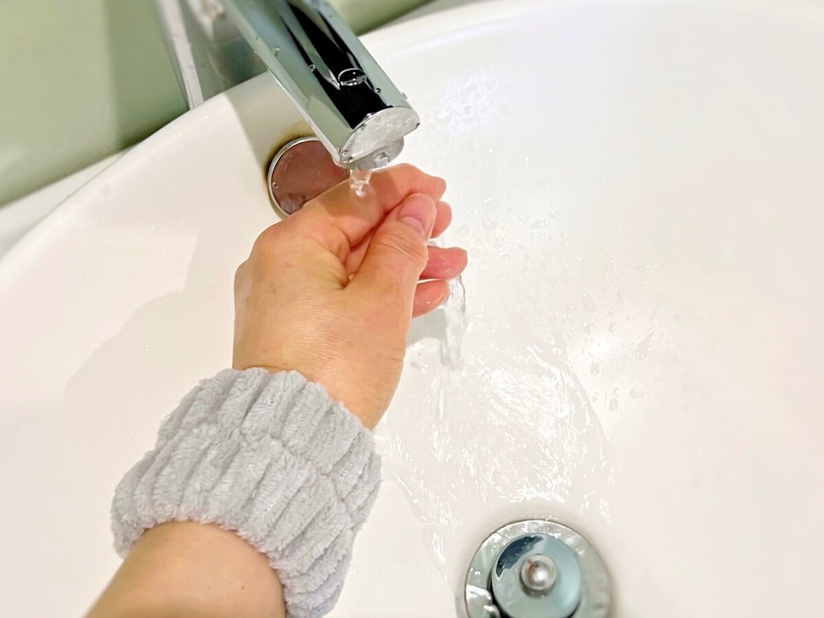 3COINSの「吸水アームバンド」