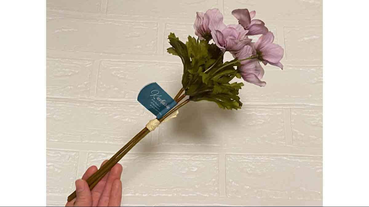 セリアの造花「クシュリア アネモネパンチ」