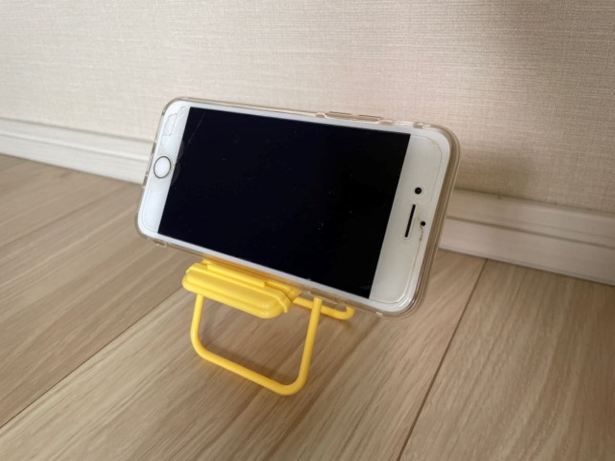 セリアのスマホスタンド「インテリアチェアー」の活用方法