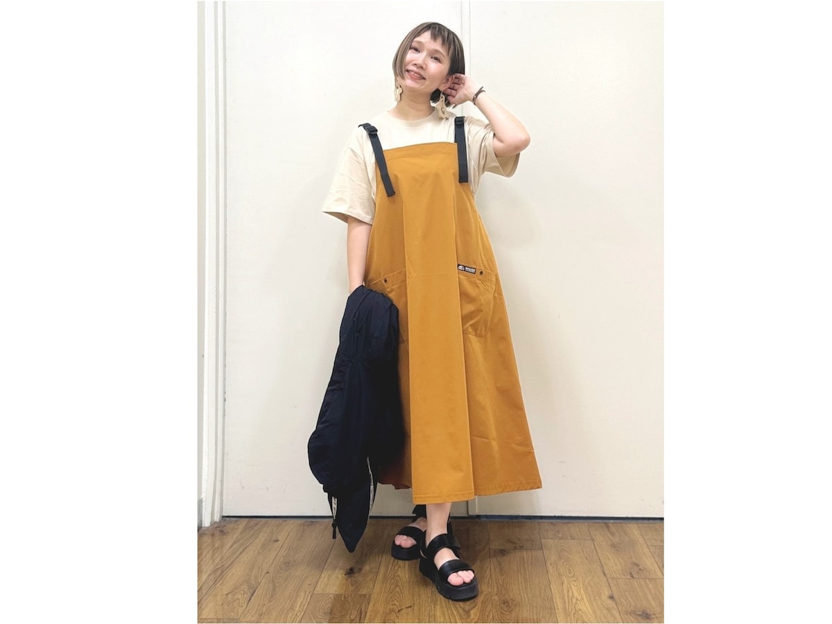 撥水加工がされているアイテムは梅雨時はもちろん、アウトドアでも使える！　出典：WEAR
