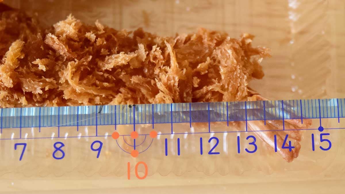 海老フライの横の長さは約14.5cmです。