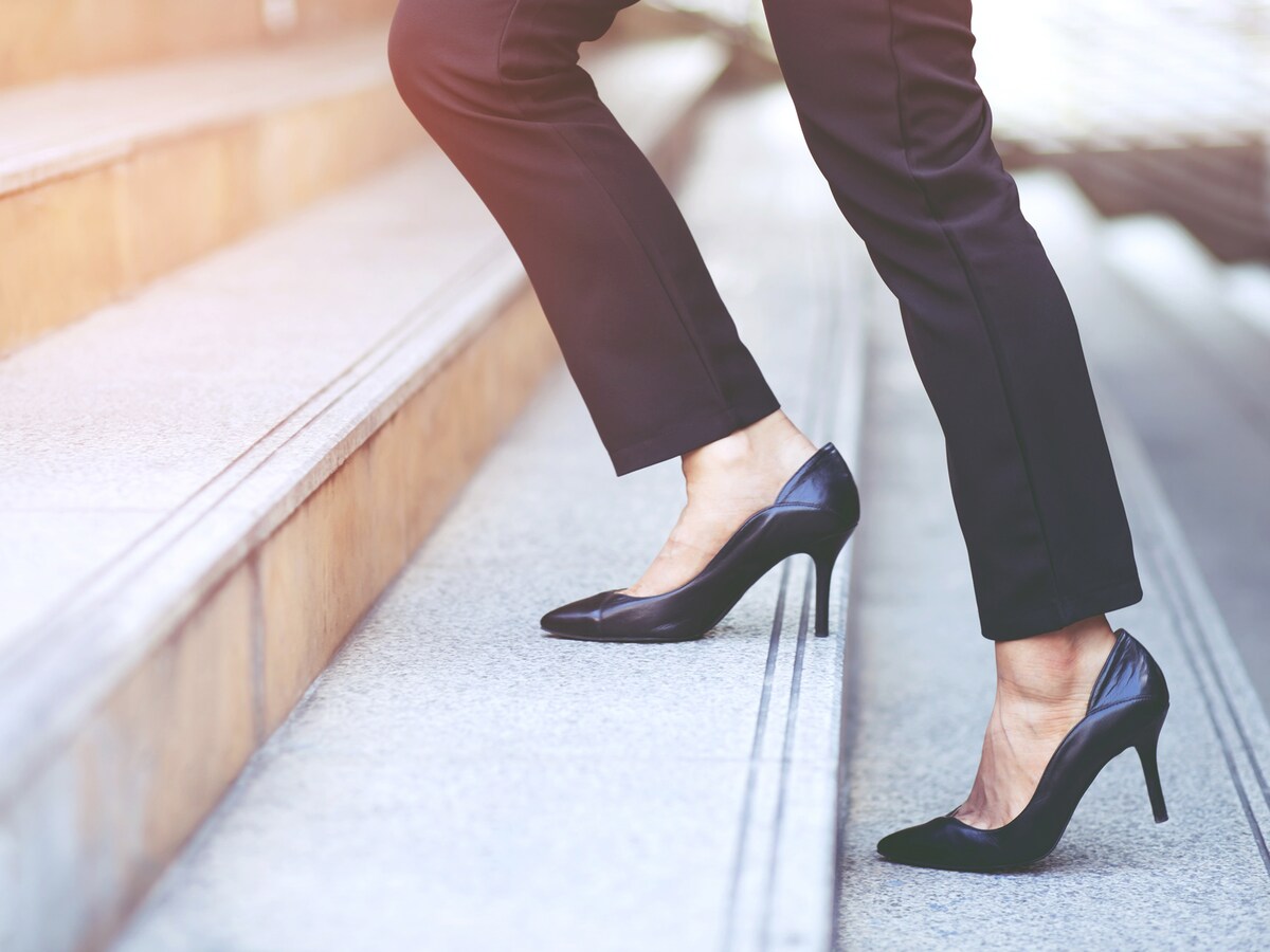 結婚せずに自立して何が悪い？ ヘンな人扱いされても貫くには“強さ”が必要？