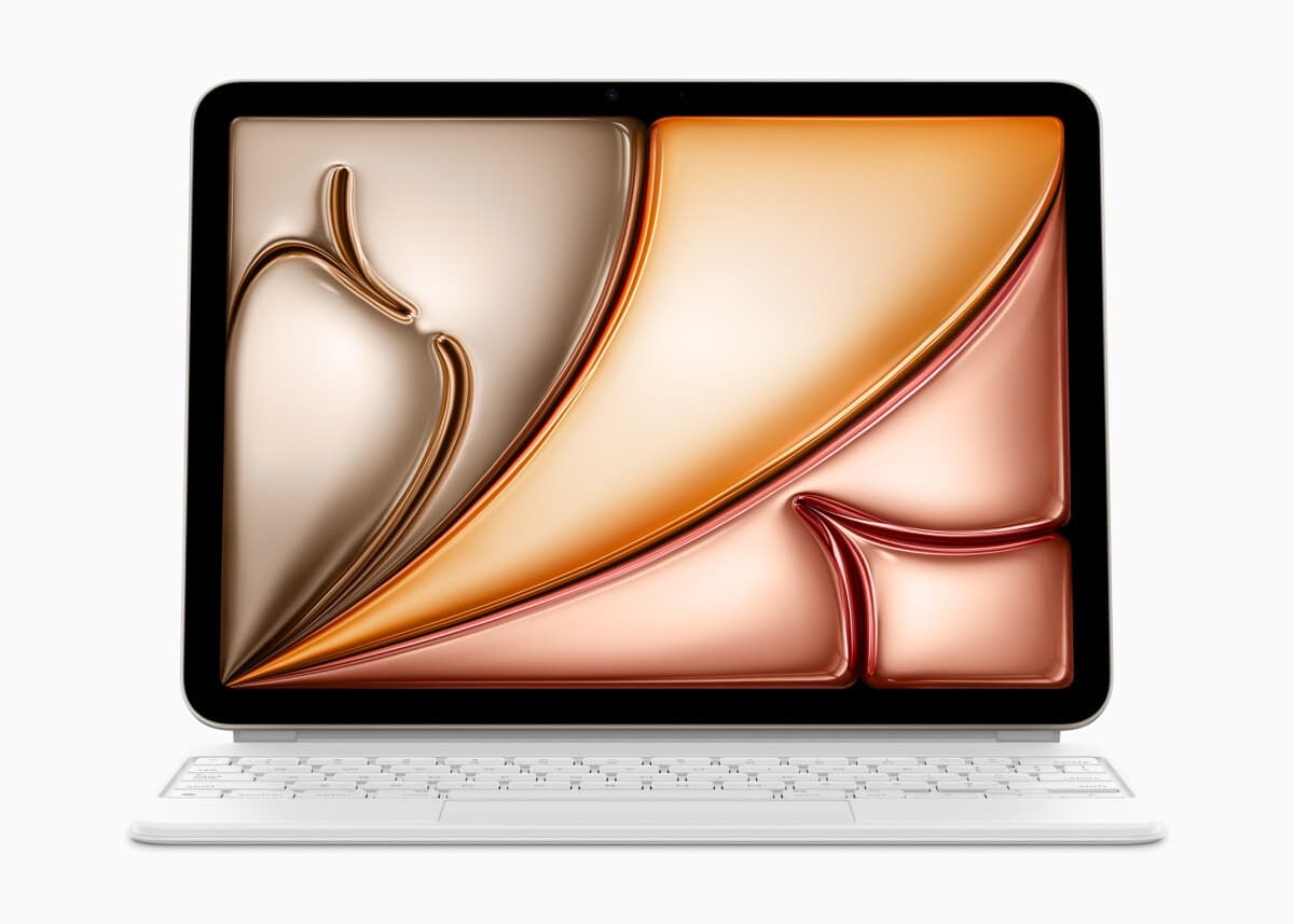 Magic Keyboardを装着したiPad Air(第6世代)