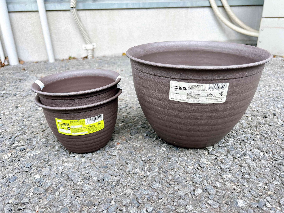 同じデザインでも大きさはさまざま。植えたいものに合ったサイズを選ぶのがコツ