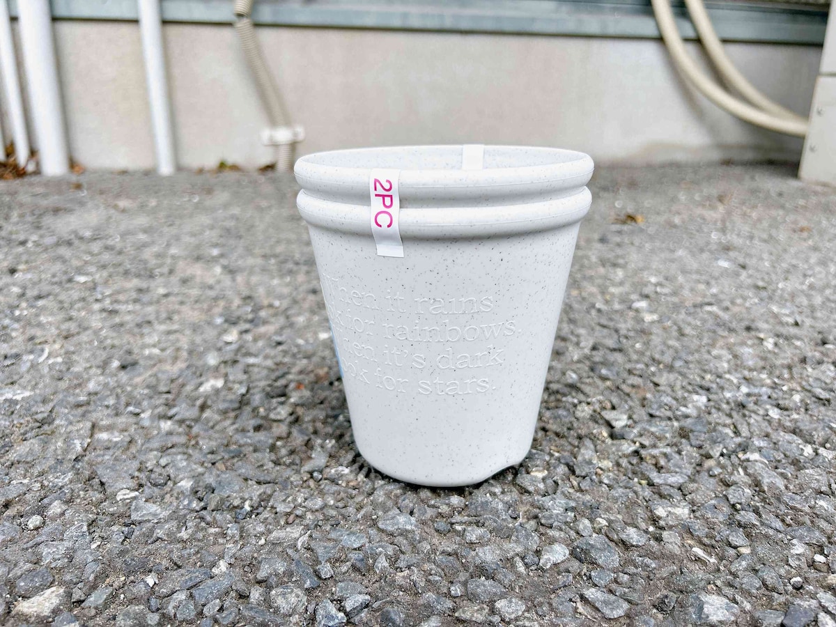リサイクル材料を30%使用したエコプランター「再生プラスチックを使用した環境に優しい植木鉢」