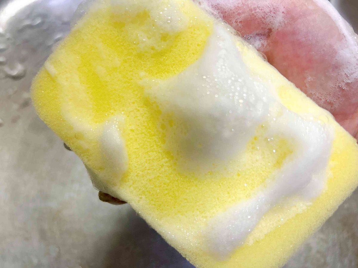 泡立ちは良いが、かなり硬めの質感が気になった