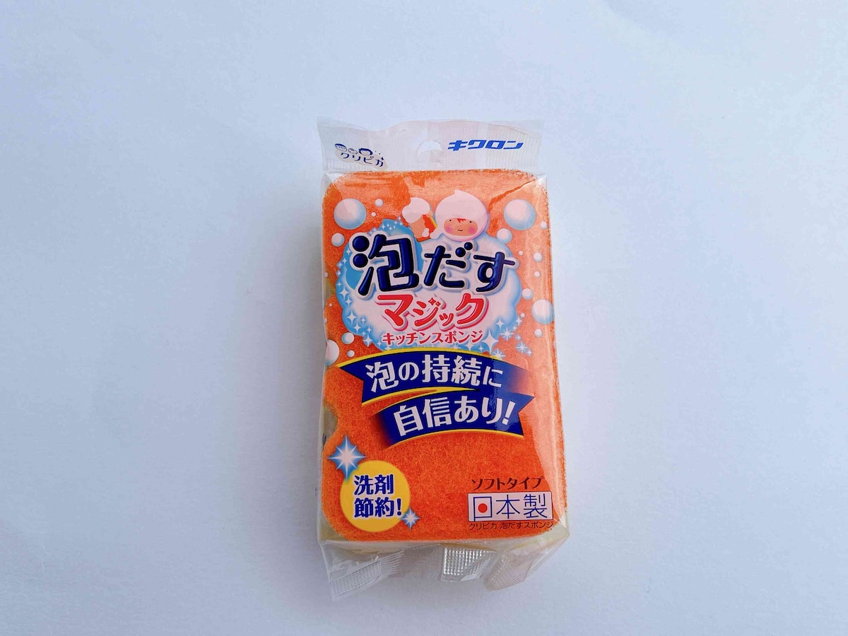 パッションカラーが目印「クリピカ 泡だすスポンジ」