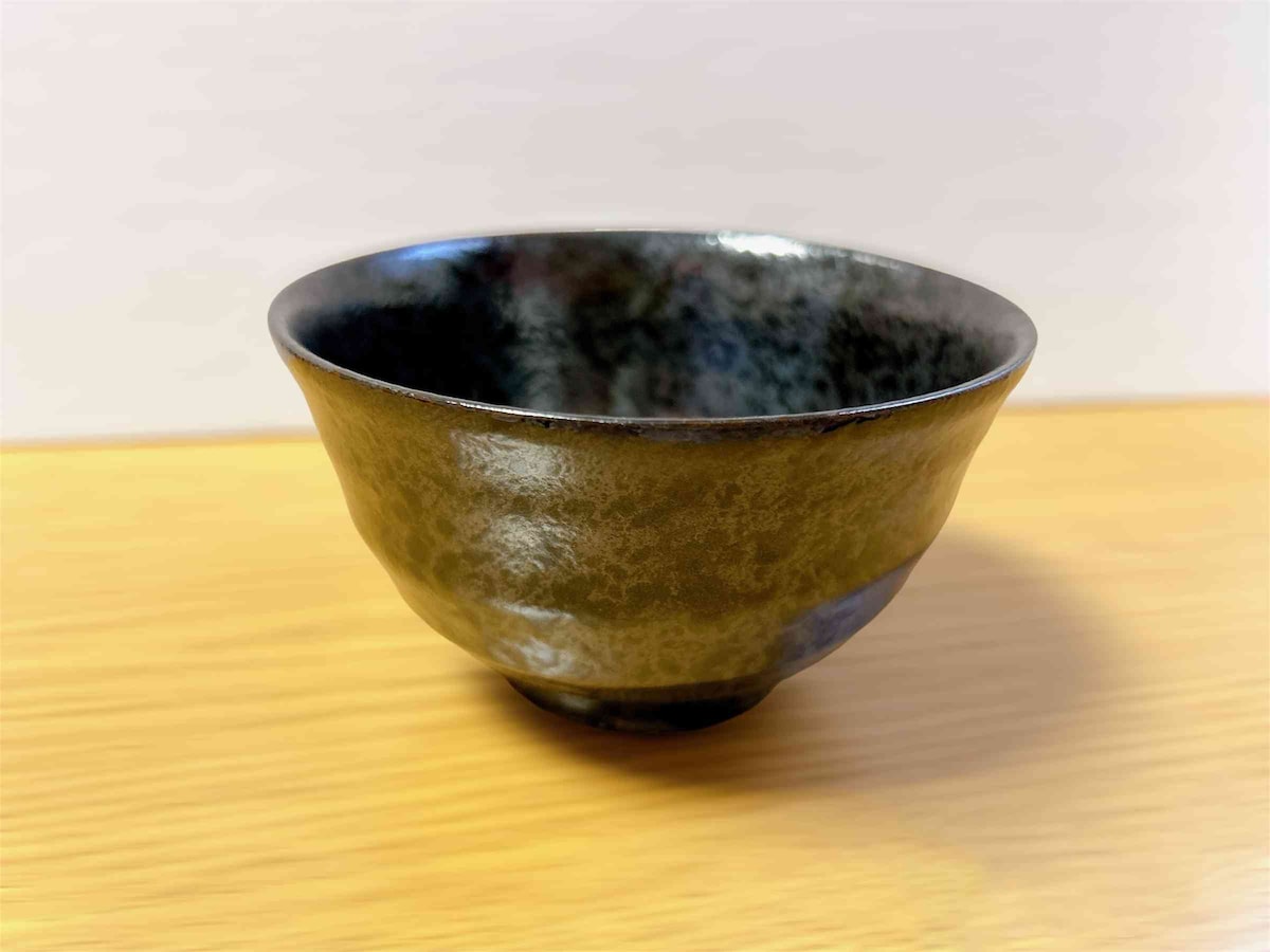 上品な光沢が高見え間違いなし！ 軽量で使いやすい「軽量天目飯碗」