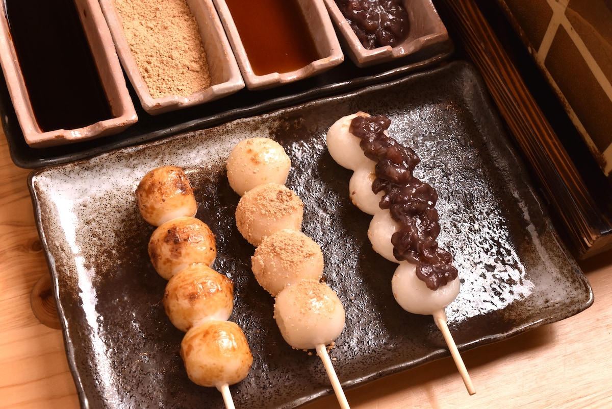 おかげ庵のおだんごは自分で焼くのがポイント