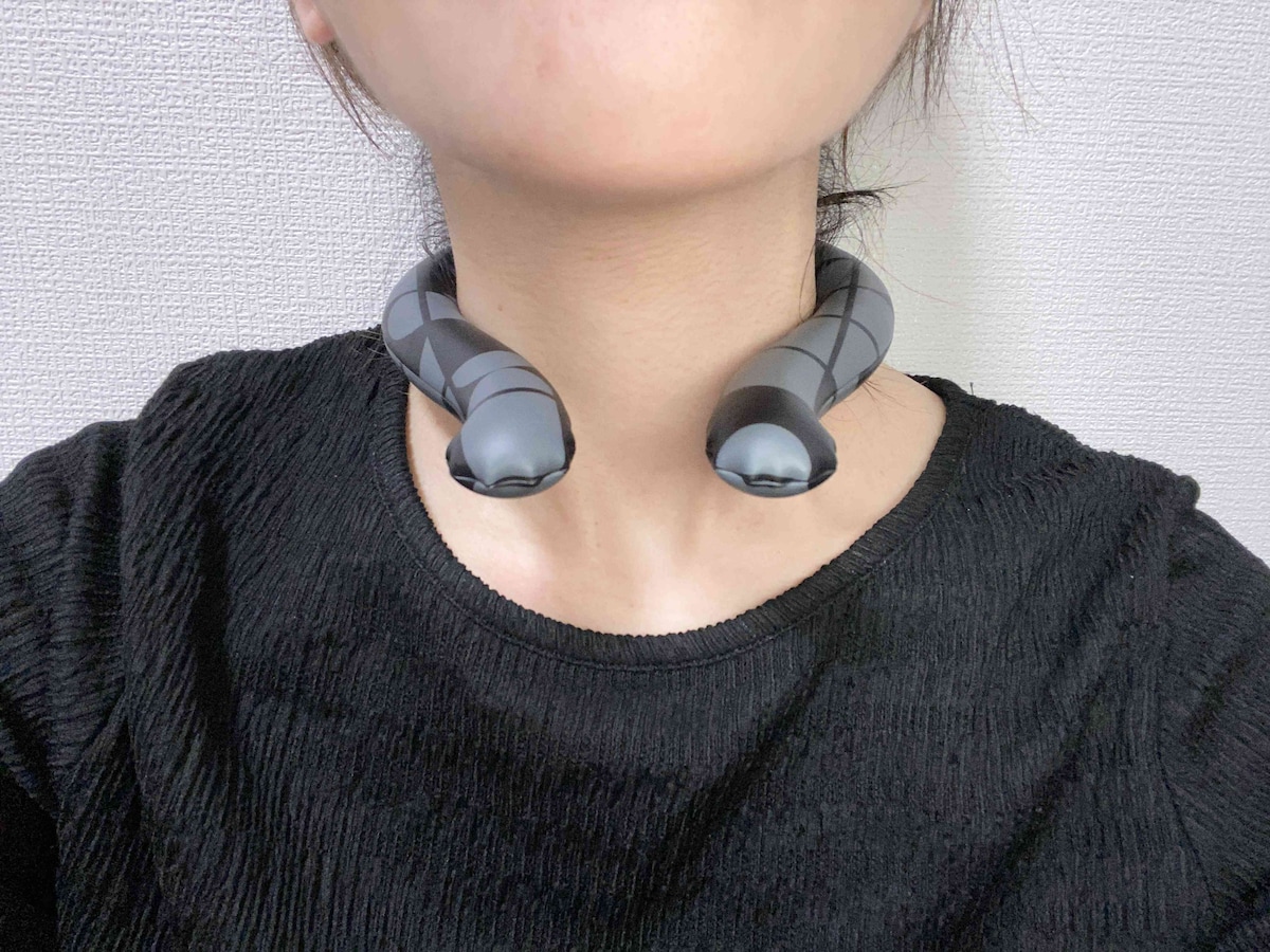筆者の首にフィットしたのはMサイズ
