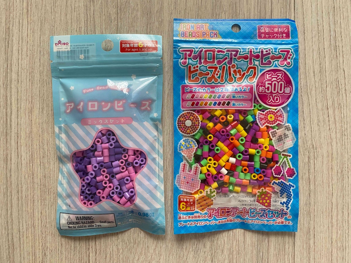 ビーズの個数はセリアの方がやや多め。ダイソー1袋でも十分遊べる