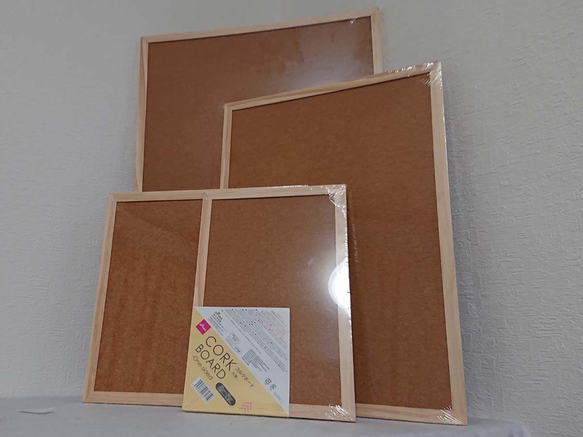 ダイソーの「コルクボード」は110円（税込）から買えてお得感がすごい
