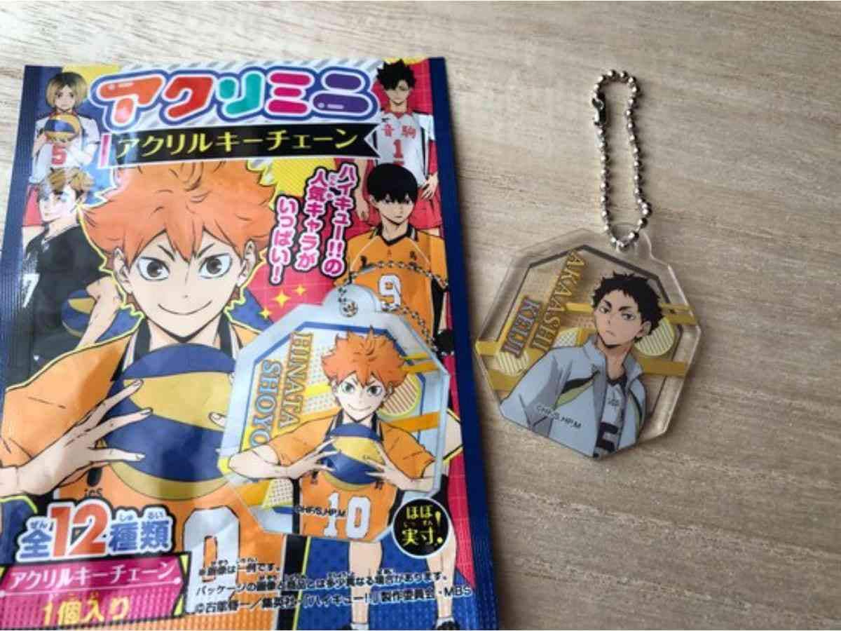 セリアで買える「ハイキュー!!アクリルキーチェーン」