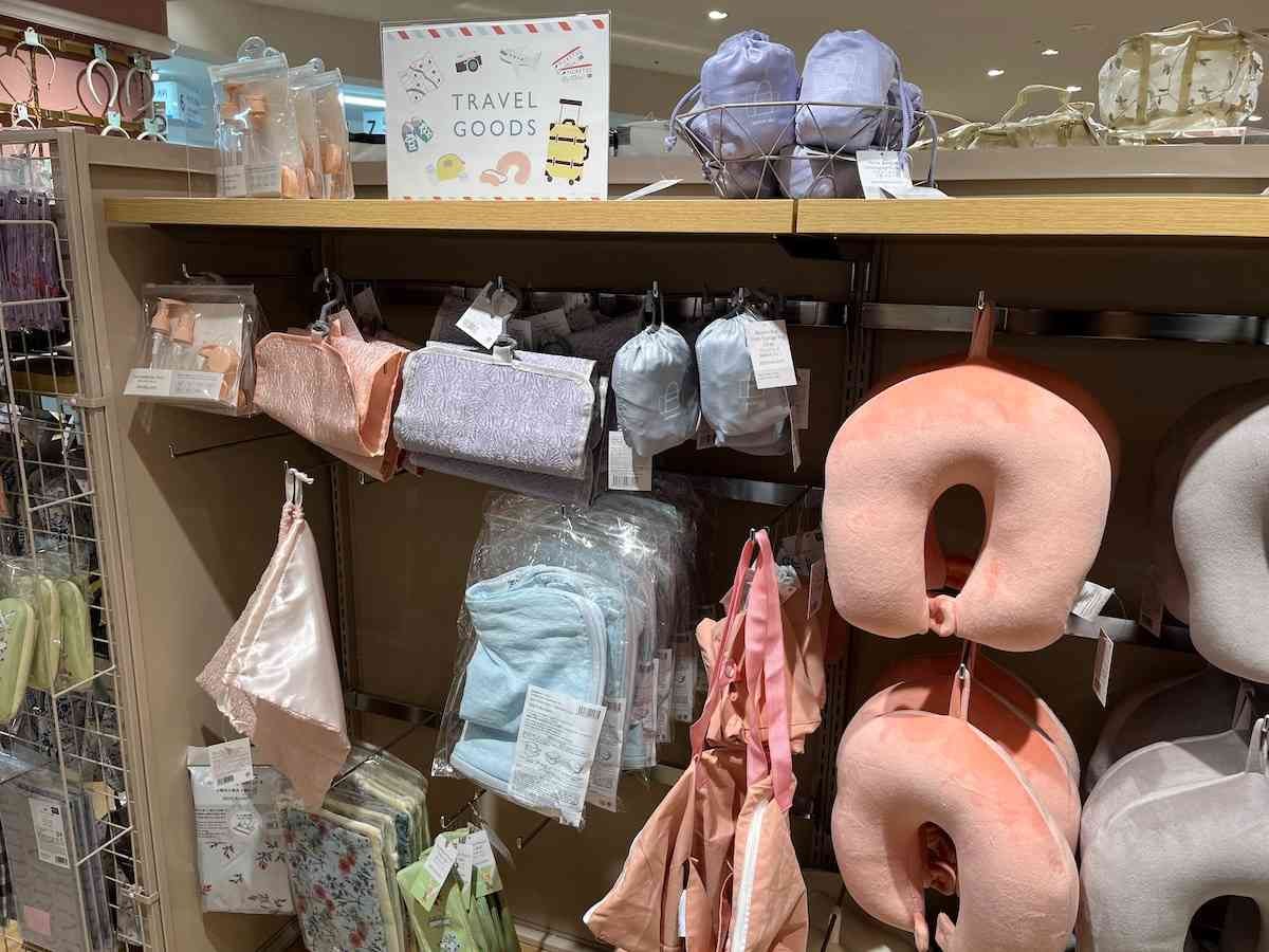 スリーピーの「トラベルグッズ」の売り場