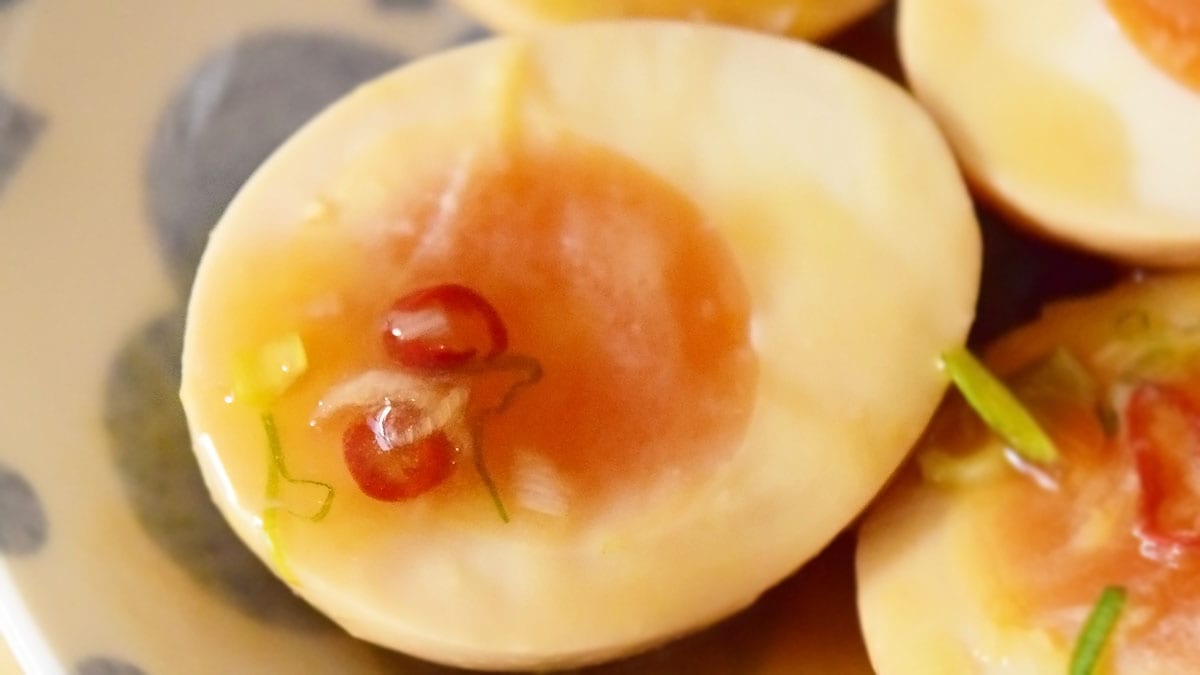 特製ダレは少々酸味があって、あっさりとしています。