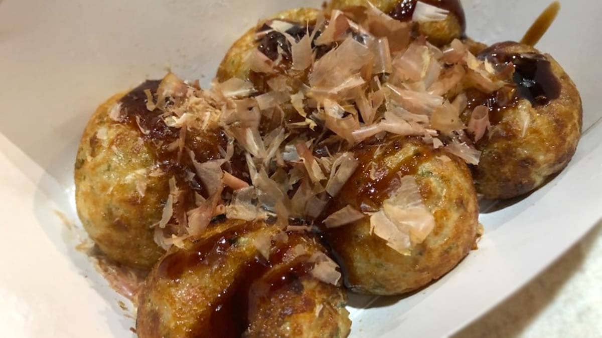 生地にあおさが混ざっており、風味が豊か。食欲がそそられます。