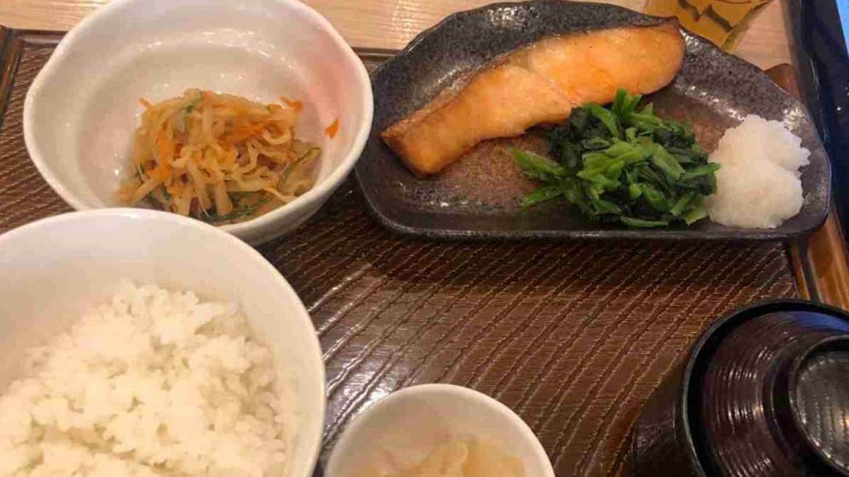 ガスト「焼鮭朝定食」