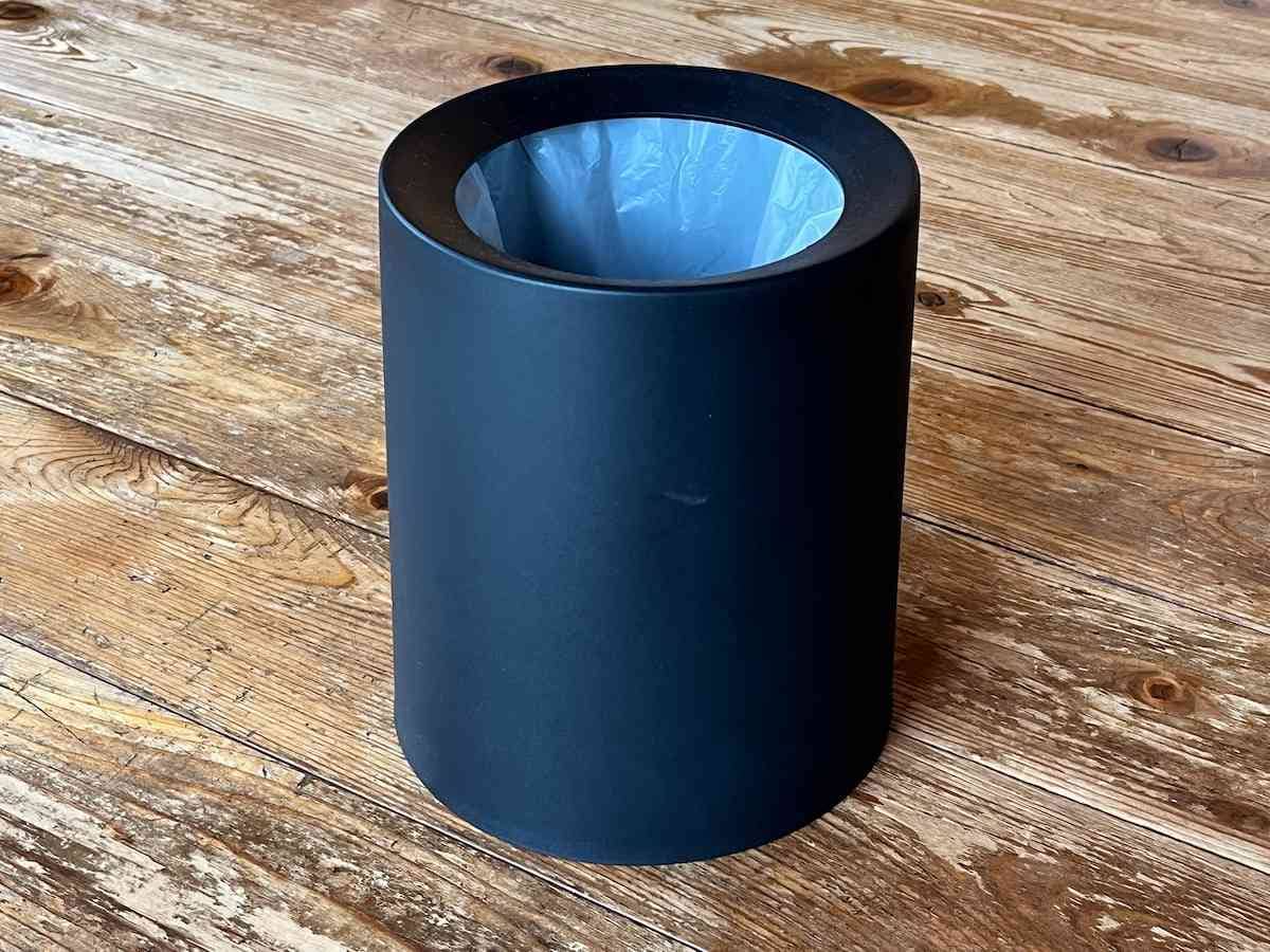 スタンダードプロダクツの「2重ゴミ箱ブラック」ならビニール袋が外側に出ない